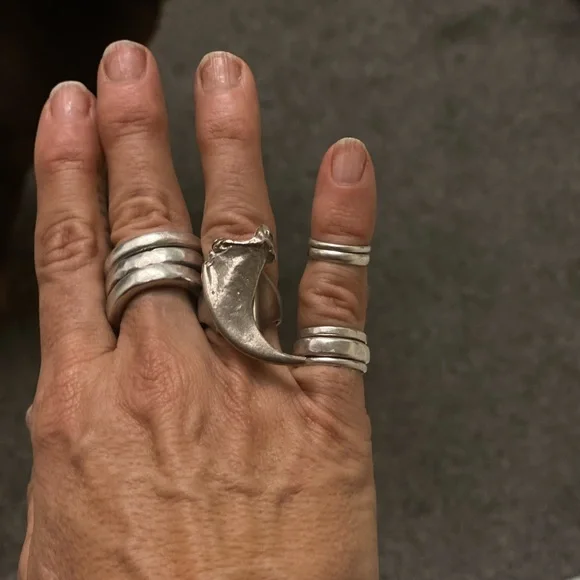 Sterling silver sand casted bear claw ring - Picture 10 of 14